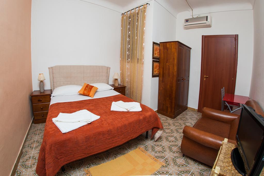 Umberto 33 Panzió Piazza Armerina Szoba fotó
